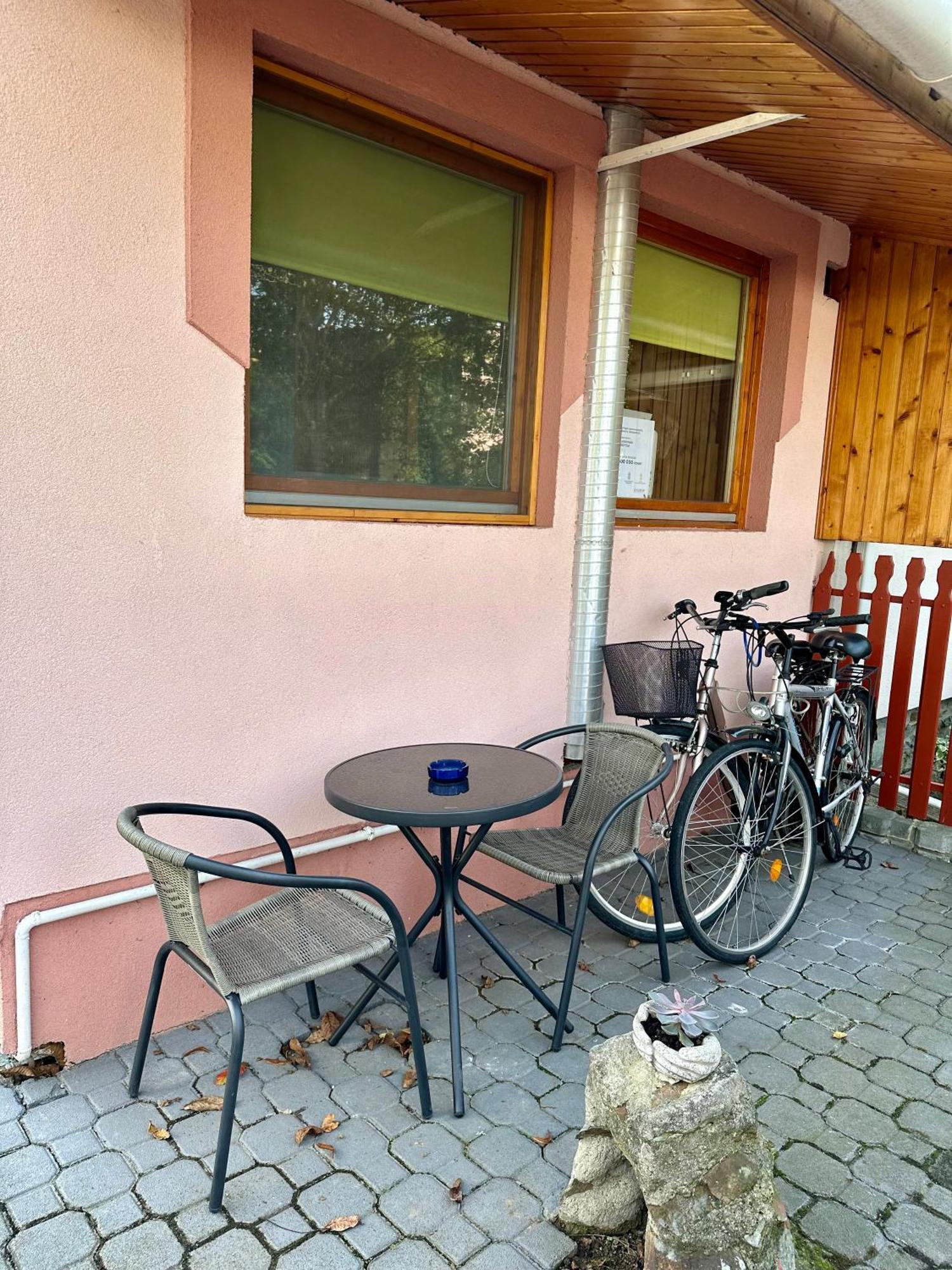 Andrea Apartman Buk Luaran gambar